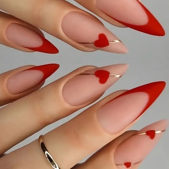 Red Heart Fake Press On Nails NWT - Picture 1 of 8